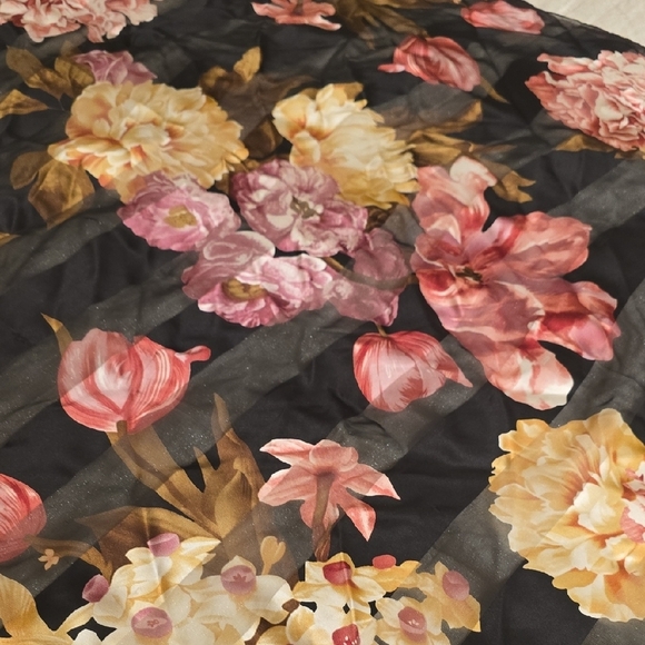 Silk Adrienne Vittadini  Pink and Gold Scarf Luxurious Wrap - Picture 8 of 13